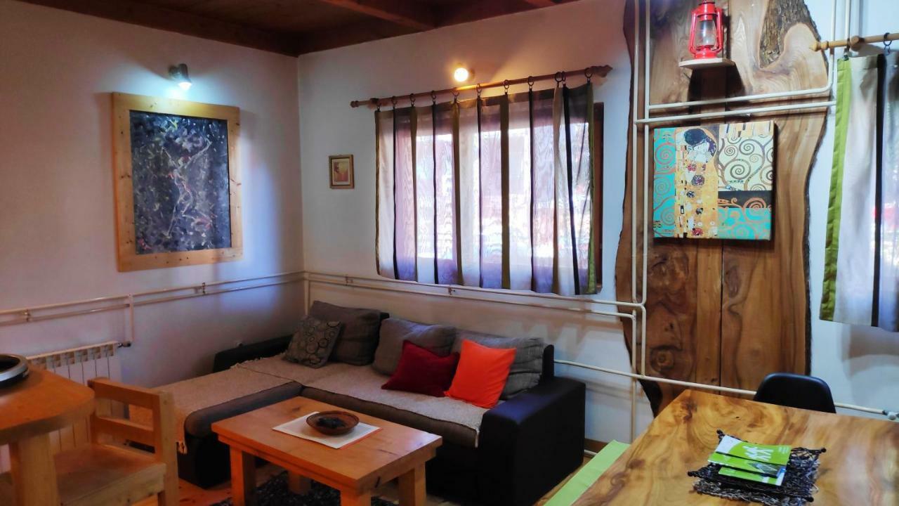 קולאסין Apartments Life מראה חיצוני תמונה